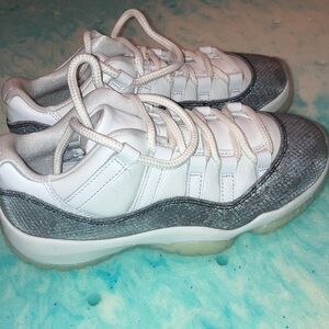 *NEW* Jordan Low Retro 11